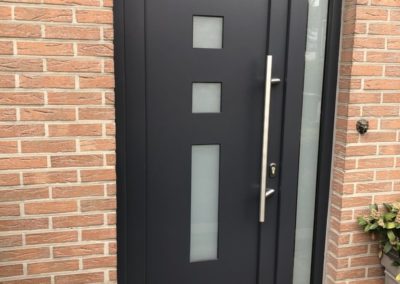 Porte d'entrée en PVC - Châssis Ernst
