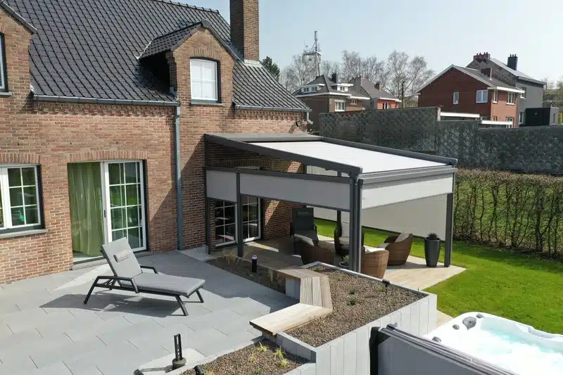 Pergola classique - Réalisation par Châssis Ernst à Liège (Verviers) Pergola classique - Réalisation par Châssis Ernst à Liège (Verviers)